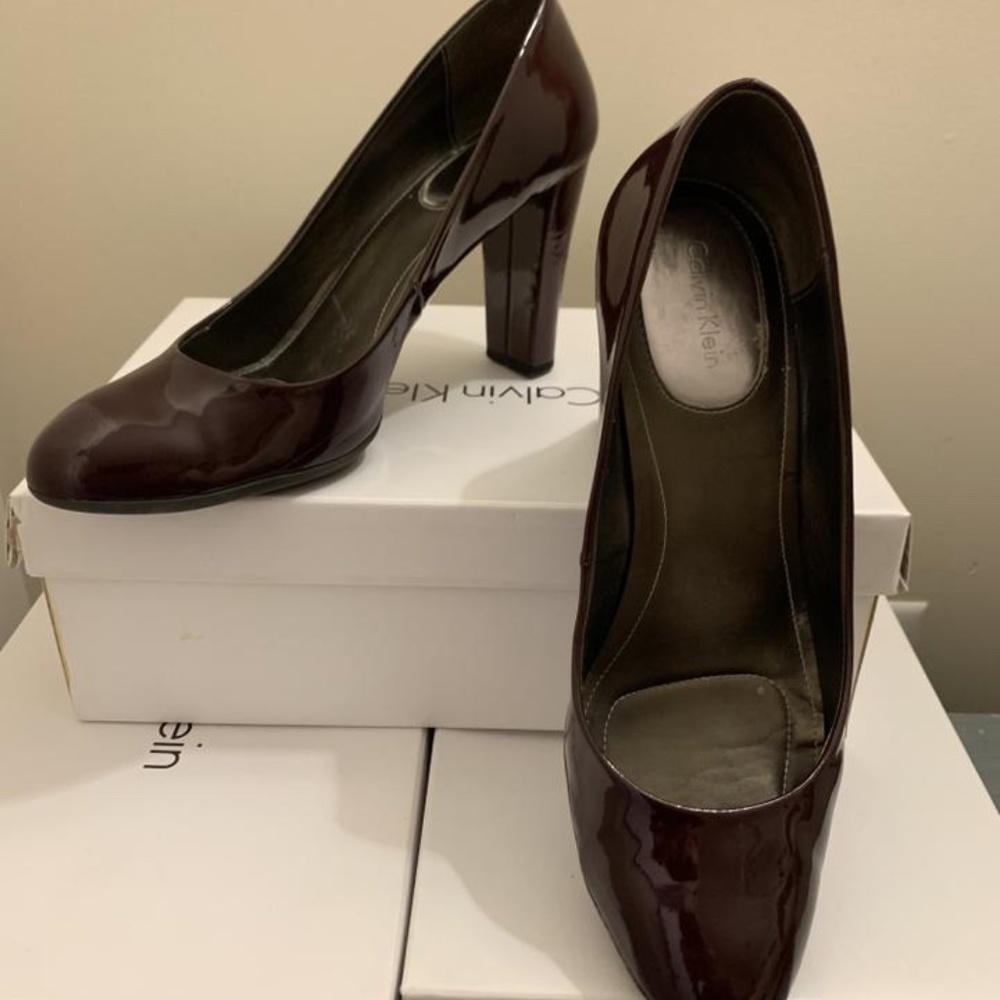 Calvin Klein round toe pumps - Picture 10 of 12